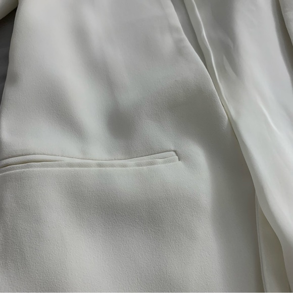 NWOT-H&M White Blazer with front tie and 3/4 Ruched Sleeves. Size 4 - Picture 11 of 12